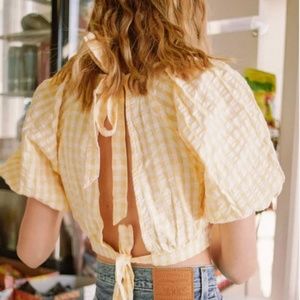 UO Nicolette Gingham Puff Sleeve Cropped Top